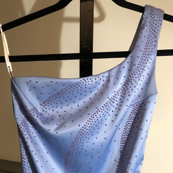 One shoulder gorgeous blue dress - Picture 2 of 3